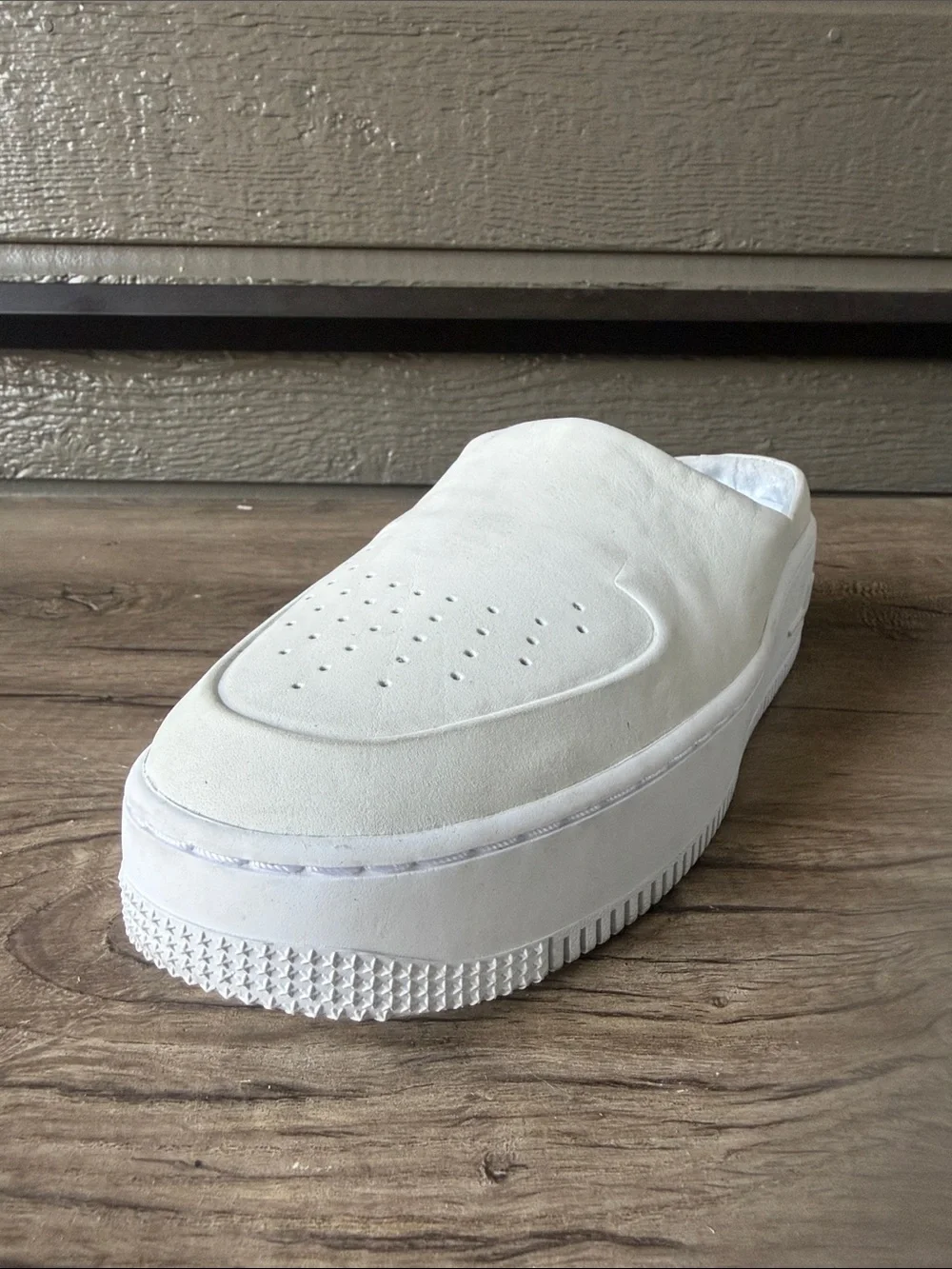 Nike air max Women’s Slip-On Platform Mules size 9.5